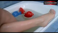 10. Stefania Sandrelli Sex in Hot Tub – Una Donna Allo Specchio