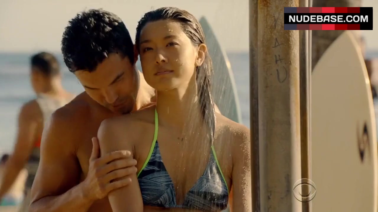 Grace Park in Blue Bikini – Hawaii Five-0 (1:05) | NudeBase.com