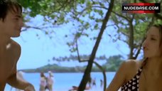 3. Hot Amanda Bynes in Bikini Scene – Love Wrecked