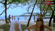 4. Hot Amanda Bynes in Bikini Scene – Love Wrecked
