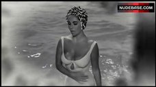 6. Elizabeth Taylor Hot in Swimsuit – Suddenly, Last Summer