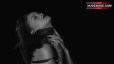 7. Rihanna Side Boob – Kiss It Better