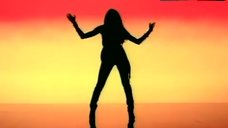 9. Letoya Luckett Sexy Dancing – She Don'T