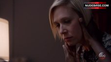 1. Liza Weil Lesbian Kiss – How To Get Away With Murder
