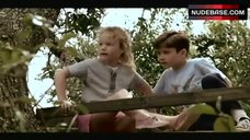 1. Sarah Trigger Nude Tits Through Window – Paradise