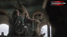 10. Kate Dickie Breasts Feeding – Game Of Thrones