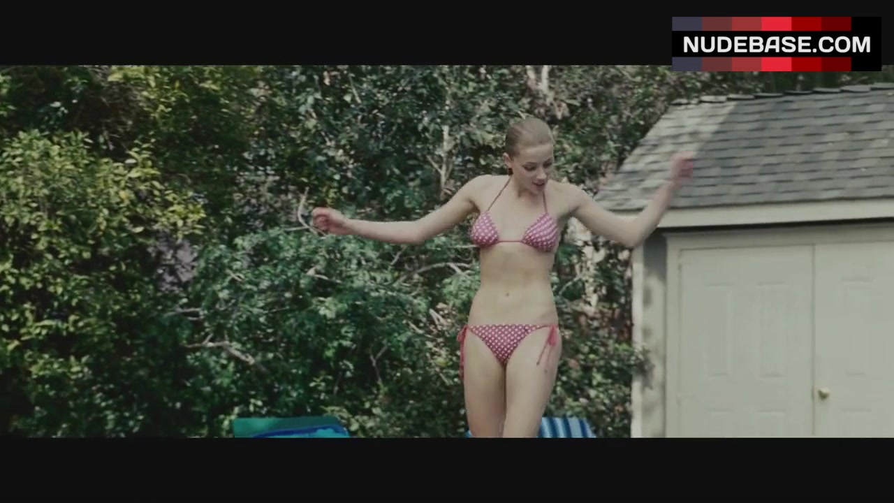 Amber Heard in Hot Bikini – The Stepfather (0:31) | NudeBase.com