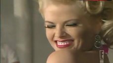 10. Anna Nicole Smith Hot Scene – The Anna Nicole Show