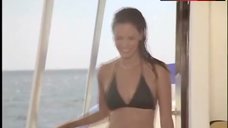 4. Sexy Jaclyn Smith in Bikini – Charlie'S Angels