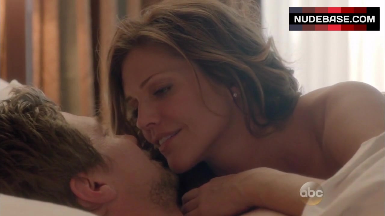 Tricia Helfer Intim Scene – Killer Women