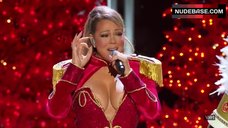 Mariah Carey Cleavage – Divas Holiday: Unsilent Night