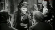 Barbara Stanwyck Erotic Scene – Lady Of Burlesque