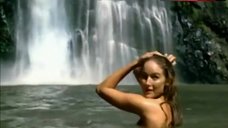 3. Leelee Sobieski in Waterfall – Hercules