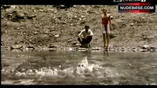 1. Caroline Ducey in Bikini – Ballo A Tre Passi