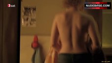 2. Rosalie Thomass Topless Scene – Neue Vahr Sud
