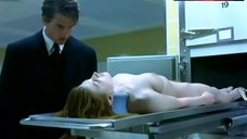 5. Julienne Davis Full Naked in Morgue – Eyes Wide Shut