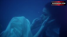 4. Zendaya Lesbian Kiss in Underwater – Euphoria