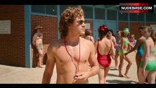 9. Sexy Francesca Reale in Bikini – Stranger Things
