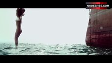 Zhu Zhu Jumps Naked into Water – Secret Sharer