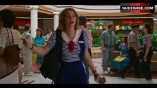 7. Maya Hawke Bouncing Tits – Stranger Things
