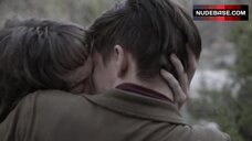 5. Maggie Grace Lesbian Kissing – Fear The Walking Dead