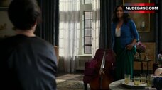 2. Sarita Choudhury Lesbi Scene – Jessica Jones