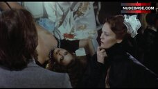 Lisa Taylor Shows Boobs – Eyes Of Laura Mars