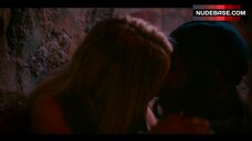 10. Ellen Page Lesbi Scene – Tales Of The City