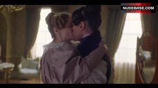 2. Suranne Jones Lesbian Sex – Gentleman Jack