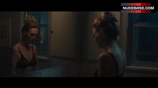 10. Julianne Moore in Lingere – Gloria Bell