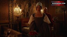 7. Jessica Hinds Nude Butt – Versailles