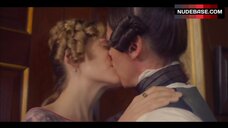 5. Suranne Jones Lesbi Scene – Gentleman Jack