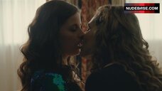 1. Anna Drijver Hot Lesbian Scene – Undercover