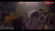 2. Lesbian Scene with Suranne Jones – Gentleman Jack