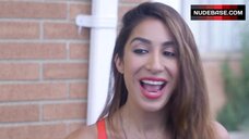3. Liana Mendoza Cleavage – Hey, Mr. Postman!