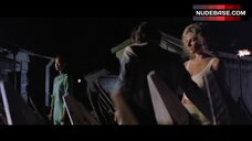 4. Julie Ege Hard Pokies – The Legend Of The 7 Golden Vampires