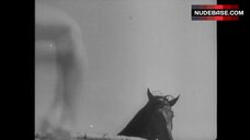 5. Hedy Lamarr Outdoor Nudity – Ecstasy