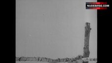 6. Hedy Lamarr Outdoor Nudity – Ecstasy