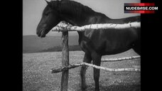7. Hedy Lamarr Outdoor Nudity – Ecstasy