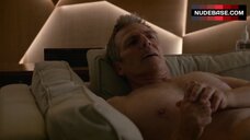 3. Sexy Reiko Aylesworth in Black Bra and Panties – Bull