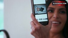 3. Kim Kardashian West Flashes Butt – Keeping Up With The Kardashians