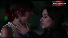 7. Zelda Williams Lesbi Scene – Locating Silver Lake