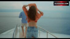 1. Hanna Ardehn in Bikini – Quicksand
