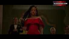 Rihanna Decollete – Ocean'S 8