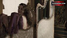 4. Rachel McAdams Hot Scene – Sherlock Holmes