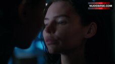 1. Eline Powell Threesome Sex – Siren