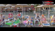 Mill Jober Bare Tits on Beach – Holiday
