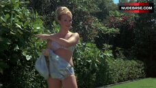 2. Lindsay Bloom Tits Flash – Cover Girl Models