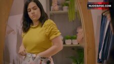 1. Ilana Glazer Undressed – Broad City