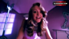 6. Jayma Mays Hot Scene – Bar Starz